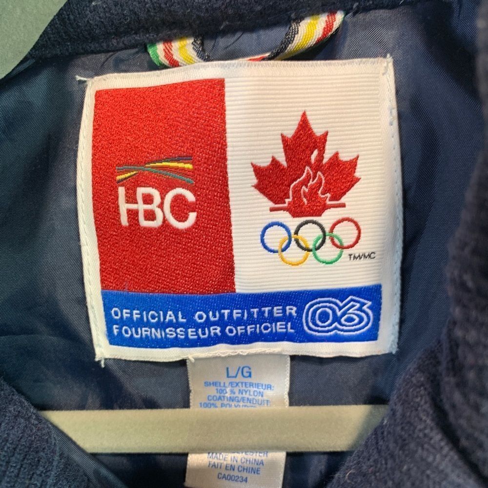 𝅺HUDSON Bay Navy Olympic Vest - Picture 8 of 10